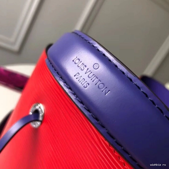 WIS LOUIS NÉONOÉ VUITTON 1227